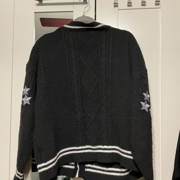 Taylor Swift Black Cardigan with Embroidered Snake - Picture 4 of 4